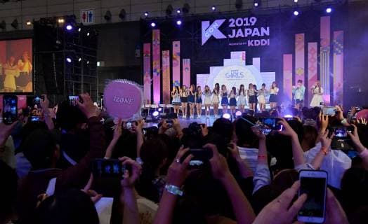 Visitors take photos during the event of KCON 2019 Japan in Chiba-Prefecture, Japan on May 17, 2019. KCON is event of all Korean cultural content in which K-POP, K-Beauty, K-Fashion, K-Food, K-Drama, etc., Starting from Irvine, the United States in 2012, for the past 6 years, KCON was held in New York, LA, Tokyo, Abu Dhabi, Paris, Mexico City, Sydney. TKP2019051708 KEIZOxMORI
