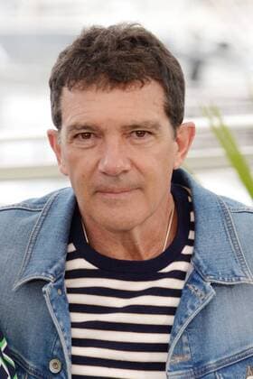May 18, 2019 - Cannes, France - CANNES, FRANCE - MAY 18: Antonio Banderas attends the photocall for Pain And Glory (Dolor Y Gloria Douleur Et Gloire) during the 72nd annual Cannes Film Festival on May 18, 2019 in Cannes, France. Cannes France - ZUMAi09_ 20190518_zaf_i09_014 Copyright: xFrederickxInjimbertx