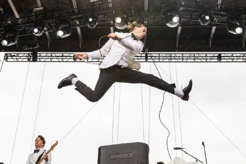 Entertainment Bilder des Tages May 19, 2019 - Columbus, Ohio, U.S - HOWLIN PELLE ALMQVIST (PER ALMQVIST) of The Hives during the Sonic Temple Music Festival at the MAPFRE Stadium in Columbus, Ohio Columbus U.S. - ZUMAs135 20190519_zap_s135_029 Copyright: xDanielxDeSloverx