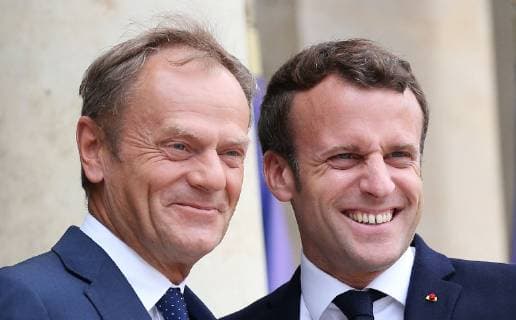 News Bilder des Tages (190520) -- PARIS, May 20, 2019 (Xinhua) -- French President Emmanuel Macron (R) meets with visiting European Council President Donald Tusk at the Elysee Palace in Paris, France, May 20, 2019. (Xinhua Gao Jing) FRANCE-PARIS-MACRON-TUSK-MEETING 