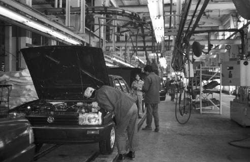 China, Shanghai 14.06.1989 Foto: Produktion im VW-Werk Stadtfotos *** China, Shanghai 14 06 1989 Photo production in VW plant City photos
