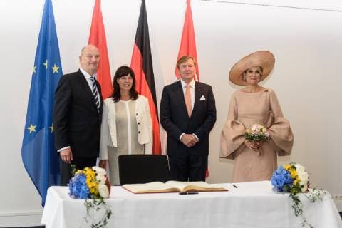Visit of the King and Queen of the Netherlands to the State of Brandenburg Germany, Potsdam 22 05 2019 Official welcome by the Prime Minister of Brandenburg Dietmar Woidke in the State Chancellery Brandenburg In the picture you can see Dietmar Woidke, Susanne Woidke, His Majesty King Willem Alexander and Her Majesty Queen Maxima after the entry in the guestbook Potsdam Brandenburg Germany