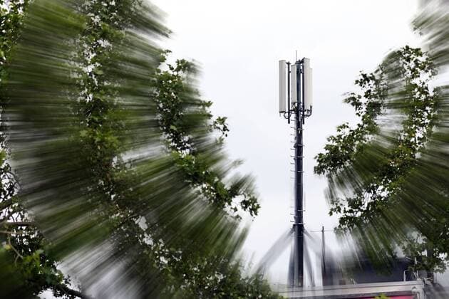 Mobile radio antenna on a house roof in Deutz Cologne, 19 05 2019 Foto:xC.xHardtx xFuturexImage