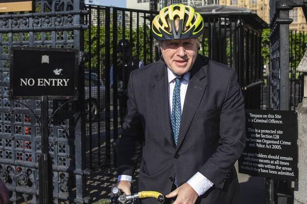 News Themen der Woche KW21 News Bilder des Tages May 23, 2019 - London, London, UK - London, UK. Boris Johnson MP, who has announced his intention to run for the leadership of the Conservative party, leaves Parliament on his bicycle. London UK  - ZUMAl94_ 20190523_zaf_l94_031 Copyright: xRobxPinneyx