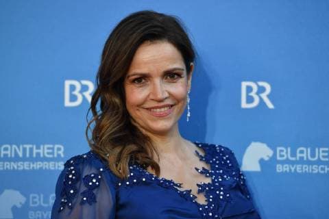 Rebecca IMMANUEL actress, single picture, cut single motive, portrait, portrait, portrait red carpet, Red Carpet, Bavarian Television Award 2019 at 24 05 2019