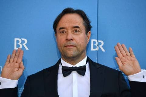 Jan Josef LIEFERS actor , single picture,cut single motif,portrait,portrait,portrait red carpet,red carpet,Bavarian Television Award 2019 on 24 05 2019