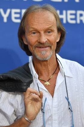 Eisi GULP actor single picture, cut single motif, portrait, portrait, portrait red carpet, Red Carpet, Bavarian Television Award 2019 on 24 05 2019