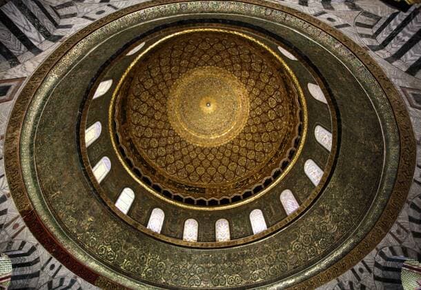 May 26, 2019 - Jerusalem, Jerusalem, Palestinian Territory - The Dome of the Rock from inside is seen at the al-Aqsa mosque compound, during the Muslims holy month of Ramadan, in Jerusalem s Old city on May 26, 2019. Muslims around the world celebrate the holy month of Ramadan by praying during the night time and abstaining from eating, drinking, and sexual acts during the period between sunrise and sunset Jerusalem Palestinian Territory - ZUMAap3_ 20190526_zaf_ap3_098 Copyright: xAbedalrahmanxHassanx