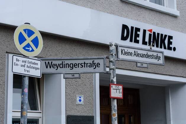 Party Headquarters Die Linke Germany, Berlin 20 05 2019 The picture shows a street sign with Weydingerstraße at the corner of Kleine Alexanderstraße in front of the Karl Liebknecht House, including the Federal Office of the Party Die Linke, Berlin Berlin Germany