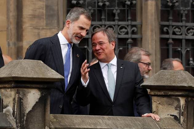 King Felipe VI of Spain (L) chats with Minister President of North Rhine-Westphalia, Armin Laschet (R), chat after the ceremony for the award of the Charlemagne Prize to UN General-Secretary Antonio Guterres in Aachen, Germany, 30 May 2019. Guterres receives the Charlemagne Prize, awarded annually since 1950 by the German city of Aachen to people who have contributed to the ideals upon which Europe has been founded, with top EU officials in attendance. Antonio Guterres receives Charlemagne Prize !ACHTUNG: NUR REDAKTIONELLE NUTZUNG!  Copyright: xChemaxMoyax GRAF569 20190530-636948242409617869