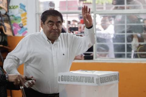 June 2, 2019 EUM20190602SPOL14 JPG PUEBLA, Pue ElectionsElections Puebla June 2, 2019 Miguel Barbosa, aspirant of the coalition Together We Will Make History to the governorship of Puebla, exercises his vote Photo Agency EL UNIVERSALIvan StephensEELG  - ZUMAu78_ 20190602_zaf_u78_038 Copyright: xElxUniversalx