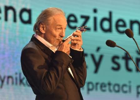 Czech singer Karel Gott takes the Golden Slipper award for exceptional interpretation of songs in Czech films, within the 59th Zlin Film Festival - International film festival for children and youth, in Zlin, Czech republic, on May 31, 2019. (CTKxPhoto DaliborxGluck) CTKPhotoP201905311086801  dg006A