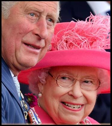 . 05 06 2019. Portsmouth, United Kingdom. HM The Queen attends D-Day 75th anniversary ceremony. Queen Elizabeth II accompanied by Prince Charles, The Prince of Wales, attends the D-Day 75 National commemorative Event at Southsea Common, Portsmouth, joined by President Trump, Prime Minister of Canada Justin Trudeau, President of the France Emmanuel Macron and Britain s Prime Minister Theresa May.  xAndrewxParsonsx xi-Imagesx IIM-19763-0078