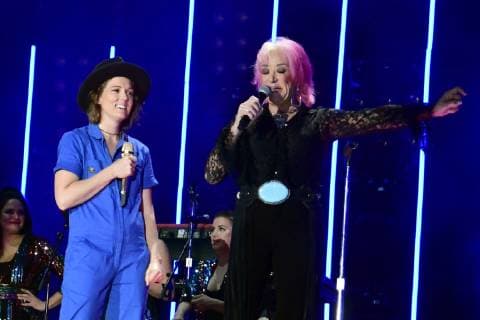 06 June 2019 - Nashville, Tennessee - Tanya Tucker, Brandi Carlile. 2019 CMA Music Fest Nightly Concert held at Nissan Stadium. Photo Credit: Dara-Michelle Farr AdMedia 240981 2018-06-07 Tennessee Nashville Etats-Unis  Copyright: xAdMediax STAR_240981_005