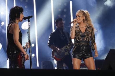 07 June 2019 - Nashville, Tennessee - Joan Jett. Carrie Underwood. 2019 CMA Music Fest Nightly Concert held at Nissan Stadium. Photo Credit: Frederick Breedon AdMedia 241034 2019-06-08 Tennessee Nashville Etats-Unis  Copyright: xAdMediax STAR_241034_094
