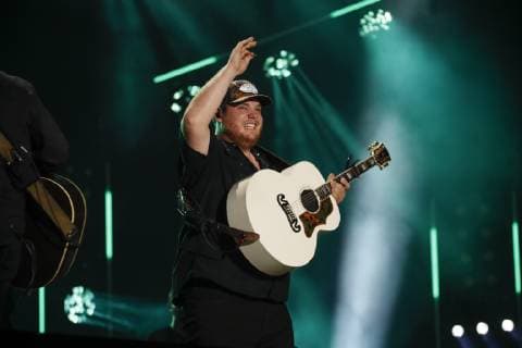 08 June 2019 - Nashville, Tennessee - Luke Combs. 2019 CMA Music Fest Nightly Concert held at Nissan Stadium. Photo Credit: Frederick Breedon AdMedia 241502 2019-06-08 Tennessee Nashville Etats-Unis  Copyright: xAdMediax STAR_241502_097