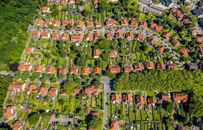 Luftbild von der historischen Bergarbeitersiedlung, Zechenhäuser Gartenstadt Teutoburgia in Herne-Börnig in Herne im Ruhrgebiet im Bundesland Nordrhein-Westfalen, Deutschland. Die Siedlung Teutoburgia ist eine unter Denkmalschutz stehende Zechensiedlung im Herner Stadtteil Börnig. !ACHTUNGxMINDESTHONORARx60xEURO! *** Aerial view of the historical miners settlement, colliery houses Garden town Teutoburgia in Herne Börnig in Herne in the Ruhr area in the federal state of North Rhine-Westphalia, Germany The settlement Teutoburgia is a listed colliery settlement in the district of Börnig in Herne ACHTUNGxMINDESTHONORARx60xEURO