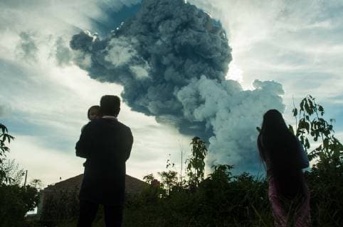 Indonesia: Mt. Sinabung eruption The eruption of Mt. Sinabung, North Sumatra on June 9, 2019 at 16:28 with the ash column height observed ± 7,000 m above the peak (± 9,460 m above sea level). The ash column was observed to be black with thick intensity leaning southward. Seen from kabanjahe city. There was a hot cloud in the 3.5 km southeast and 3 km south and a roar came to the volcano observation post of Sinabung Currently Mount Sinabung is in Status * Level III (Standby) Said vulcano officer guard from radio communication. Indonesia SabirinxManurung