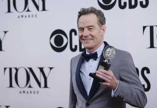 Entertainment Themen der Woche KW23 Entertainment Bilder des Tages Bryan Cranston, winner of the award for Best Performance by an Actor in a Leading Role in a Play for Network, arrives in the press room at The 73rd Annual Tony Awards at Radio City Music Hall on June 9, 2019 in New York City.  NYP20190609328 JOHNxANGELILLO