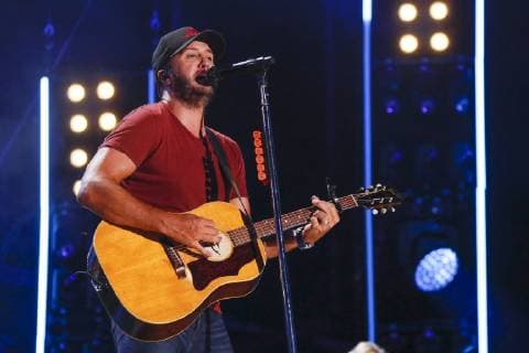09 June 2019 - Nashville, Tennessee - Luke Bryan. 2019 CMA Music Fest Nightly Concert held at Nissan Stadium. Photo Credit: Frederick Breedon AdMedia 241548 2019-06-09 Tennessee Nashville Etats-Unis  Copyright: xAdMediax STAR_241548_012