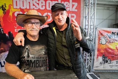Press conference on the music festival and motor sports festival Werner Das Rennen 2019 Konny Reimann, emigrant, protagonist and racing driver at the Werner Rennen 2019, Andi Feldmann, brother of Rötger Brösel Feldmann, protagonist and racing driver at the Werner Rennen 2019 Press conference on the music festival and motor sports festival Werner Das Rennen 2019, Hamburg Hamburg Germany Airfield Hartenholm