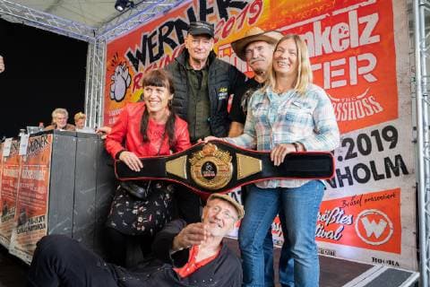 Press conference on the music festival and motor sports festival Werner Das Rennen 2019 Petra Feldmann Wife of Rötger , Andi Feldmann, Konny Reimann, Manu Reimann rear from left , Rötger Brösel Feldmann front Press conference on the music festival and motor sports festival Werner Das Rennen 2019 , Hamburg Hamburg Germany Airport Hartenholm