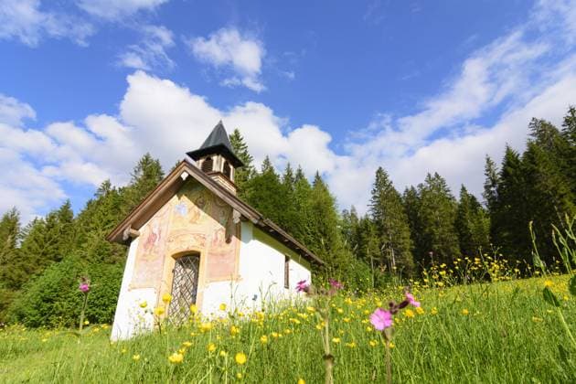 Elmauer Kapelle (Elmau Chapel) in Klais, fresco Krün Bayern, Bavaria Germany Oberbayern, Garmisch-Partenkirch