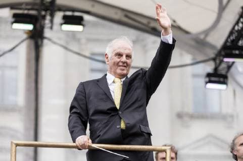 Daniel Barenboim at the State Opera for all 2019 Event with the Symphony Concerts Felix Mendelssohn Bartholdys Violin Concerto in E minor and Johannes Brahms Second Symphony with the Staatskapelle Berlin live at the Bebelplatz Berlin, 16 06 2019 Foto:xB.xKriemannx xFuturexImage