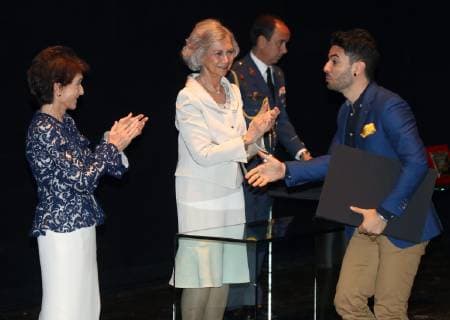 Emeritus Queen Sofia (C) hands over the diplomas to chant students during the closing of the Reina Sofía School of Music 2018 2019 academic year held at Royal Theater in Madrid, Spain, 18 June 2019. Emeritus Queen Sofia attends a concert at Royal Theater in Madrid !ACHTUNG: NUR REDAKTIONELLE NUTZUNG!  Copyright: xKikoxHuescax GRAF623 20190618-636964900126696884