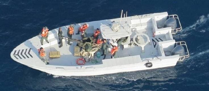 June 13, 2019 - Gilf of Oman - Imagery taken from a U.S. Navy MH-60R helicopter of the Islamic Revolutionary Guard Corps Navy after removing an unexploded limpet mine from the M T Kokuka Courageous Gilf of Oman - ZUMAz03_ 20190613_sha_z03_293 Copyright: xDoDx