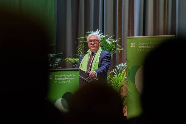 News Themen der Woche KW25 News Bilder des Tages Dortmund, 37. Deutscher Evangelischer Kirchentag TAG 2 Deutschland, Dortmund - 20.06.2019: Im Bild ist der deutsche Bundespräsident Frank-Walter Steinmeier während seiner Rede auf dem Deutschen Evangelischen Kirchentag vom 19.-23. Juni 2019 zu sehen. Dortmund Nordrhein-Westfalen Deutschland *** Dortmund, 37 German Protestant Church Congress TAG 2 Germany, Dortmund 20 06 2019 The picture shows the German Federal President Frank Walter Steinmeier during his speech at the German Protestant Church Congress on 19 23 June 2019 Dortmund North Rhine-Westphalia Germany