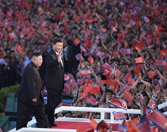 News Bilder des Tages (190620) -- PYONGYANG, June 20, 2019 (Xinhua) -- Xi Jinping, general secretary of the Central Committee of the Communist Party of China (CPC) and Chinese president, and his wife Peng Liyuan, accompanied by Kim Jong Un, chairman of the Workers Party of Korea (WPK) and chairman of the State Affairs Commission of the Democratic People s Republic of Korea (DPRK) and his wife Ri Sol Ju, watch a large group callisthenics and art performance at the May Day Stadium in Pyongyang, DPRK, June 20, 2019. (Xinhua Yan Yan) Pyongyang CHINA *** 190620 PYONGYANG, June 20, 2019 Xinhua Xi Jinping, general secretary of the Central Committee of the Communist Party of China CPC and Chinese president, and his wife Peng Liyuan, accompanied by Kim Jong Un, chairman of the Workers Party of Korea WPK and chairman of the State Affairs Commission of the Democratic Pe  - XxjpbeE007042_20190621_PEPFN0A001 Copyright: xx