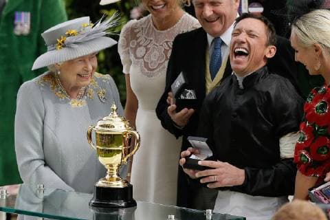 (190620) -- LONDON, June 20, 2019 -- Frankie Dettori (2nd R) celebrates after he won the Gold Cup on Stradivarius as Britain s Queen Elizabeth II (1st L) looks on during Ladies Day of the Royal Ascot 2019 at Ascot Racecourse in Ascot, Britain, on June 20, 2019. ) BRITAIN-ASCOT-ROYAL ASCOT TimxIreland 