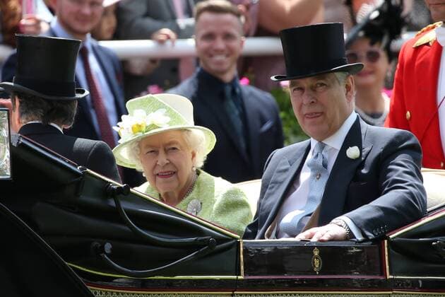Queen Elizabeth II erstmals nicht beim Royal Ascot - Archivbilder Queen Elizabeth II and Prince Andrew, Duke of York arrive by carriage on day 5 of Royal Ascot at Ascot Racecourse in Berkshire, England. JUNE 22nd 2019  MTXx192264