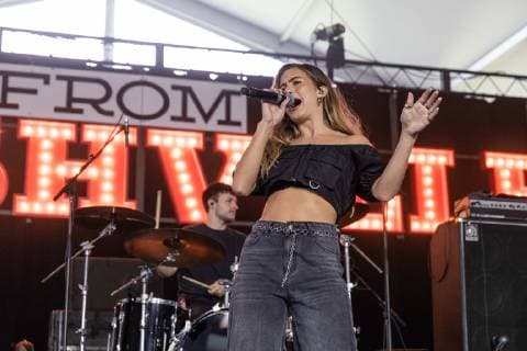 June 21, 2019 - Chicago, Illinois, U.S - KASSI ASHTON during the LakeShake Country Music Festival in Chicago, Illinois Chicago U.S. - ZUMAs135 20190621_zap_s135_003 Copyright: xDanielxDeSloverx