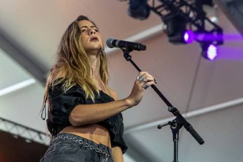 June 21, 2019 - Chicago, Illinois, U.S - KASSI ASHTON during the LakeShake Country Music Festival in Chicago, Illinois Chicago U.S. - ZUMAs135 20190621_zap_s135_006 Copyright: xDanielxDeSloverx