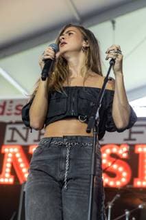 June 21, 2019 - Chicago, Illinois, U.S - KASSI ASHTON during the LakeShake Country Music Festival in Chicago, Illinois Chicago U.S. - ZUMAs135 20190621_zap_s135_007 Copyright: xDanielxDeSloverx