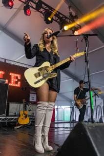 June 21, 2019 - Chicago, Illinois, U.S - CLARE DUNN during the LakeShake Country Music Festival in Chicago, Illinois Chicago U.S. - ZUMAs135 20190621_zap_s135_049 Copyright: xDanielxDeSloverx