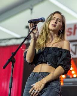 June 21, 2019 - Chicago, Illinois, U.S - KASSI ASHTON during the LakeShake Country Music Festival in Chicago, Illinois Chicago U.S. - ZUMAs135 20190621_zap_s135_054 Copyright: xDanielxDeSloverx