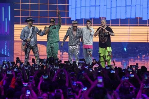 June 22, 2019 EUM20190622ESP12 JPG MEXICO CITY MusicMusic MTV Miaw Aspects of the MTV Miaw Awards Ceremony and the Musical Presentations that took place on the evening of June 21, 2019 In the picture singer Mario Bautista and the group Piso 21 Photo Agency EL UNIVERSALGerman EspinosaEELG  - ZUMAu78_ 20190622_zaf_u78_056 Copyright: xElxUniversalx