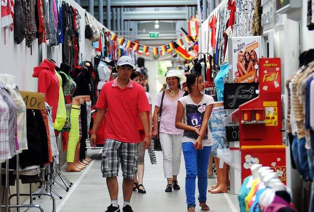 Asia Markt Adsiamarkt Berlin, 03 05 2019 The Asian market Dong Xuan Center on Herzbergstrasse in Lichtenberg is the largest of its kind in Europe Recently it has also been suspected of being a transshipment centre for illegal children from Vietnam