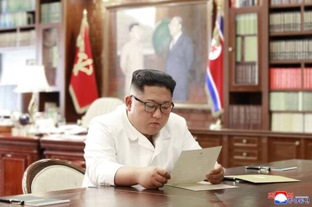 News Themen der Woche KW25 News Bilder des Tages This image, released on June 23, 2019, by the North Korean Official News Service (KCNA), shows North Korean leader Kim Jong Un reading a letter he received from U.S. President Donald J. Trump. Kim stated that he appreciated President Trump s political judging faculty and extraordinary courage and that he would seriously contemplate the interesting content.  WAX2019062301 KCNA
