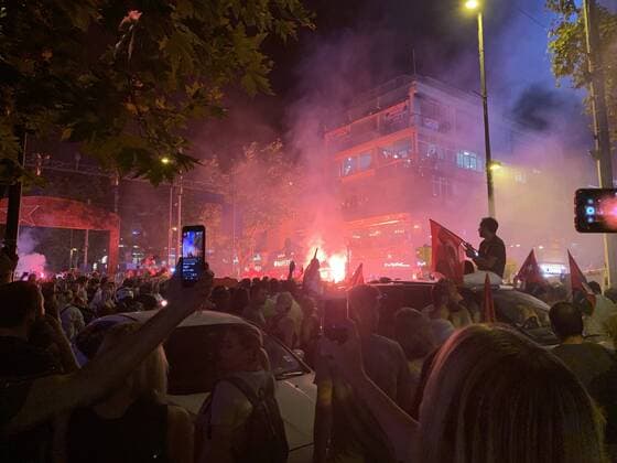 News Themen der Woche KW25 Ekrem Imamoglu wins the remade Istanbul Mayoral Election by far. His supporters celebrated all over the city . Istanbul , Turkey on June 23 , 2019. 