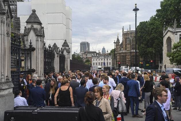June 24, 2019 - London, England, United Kingdom - General view of the atmosphere around the Parliament, London on June 24, 2019. The New Prime Minister will be elected on July 23 and take the power on the next day, following Theresa MayÃ¢â‚¬â ¢s last Prime Minister Questions. London United Kingdom  - ZUMAn230 20190624_zaa_n230_108 Copyright: xAlbertoxPezzalix