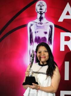 Actress Marcelina Bautista poses with Alfonso Cuaron s trophy to best director at the red carpet of the 61st Ariel Awards of the Mexican Academy of the Cinematographic Arts and Sciences (AMACC) at the National Firm Archive in Mexico City, Mexico, 24 June 2019. Ariel Awards in Mexico City !ACHTUNG: NUR REDAKTIONELLE NUTZUNG!  Copyright: xMarioxGuzmanx AME6447 20190625-636970409453618928