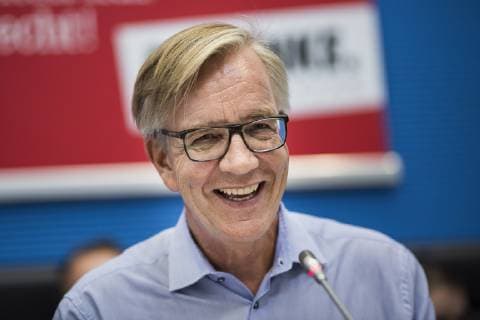 Dietmar Bartsch, DIE LINKE parliamentary group leader, taken in front of a picture of Clara Zetkin before the last parliamentary group meeting before the summer break in Berlin, 25 06 2019 Berlin Germany Copyright: xFlorianxGaertner photothek.netx