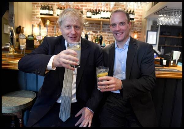 . 25 06 2019. London, United Kingdom. Boris Johnson Leadership Campaign. Former Foreign Secretary Boris Johnson on a visit to Surrey Hills with Dominic Raab as part of his bid to become the next leader of the Conservative Party  xAndrewxParsonsx xi-Imagesx IIM-19844-0082
