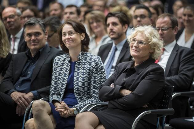 Katarina Barley (L), Bundesministerin a.D., und Christine Lambrecht (R), Bundesministerin fuer Justiz und Verbraucherschutz, aufgenommen im Rahmen der Amtsuebergabe im Bundesministerium fuer Justiz und Verbraucherschutz in Berlin, 27.06.2019. Berlin Germany *** Katarina Barley L , Federal Minister a D , and Christine Lambrecht R , Federal Minister of Justice and Consumer Protection, admitted at the handover of office at the Federal Ministry of Justice and Consumer Protection in Berlin, 27 06 2019 Berlin Germany Copyright: xFlorianxGaertner photothek.netx