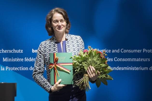 News Themen der Woche KW26 News Bilder des Tages Katarina Barley, Bundesministerin a.D., aufgenommen im Rahmen der Amtsuebergabe im Bundesministerium fuer Justiz und Verbraucherschutz in Berlin, 27.06.2019. Berlin Germany *** Katarina Barley, former Federal Minister a D , admitted at the handover of office at the Federal Ministry of Justice and Consumer Protection in Berlin, 27 06 2019 Berlin Germany Copyright: xFlorianxGaertner photothek.netx