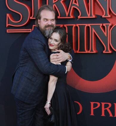 Entertainment Themen der Woche KW26 Cast members David Harbour and Winona Ryder attend the premiere of the sci-fi TV horror series Stranger Things 3 at Santa Monica High School in Santa Monica, California on Friday, June 28th, 2019. Storyline: In a small town where everyone knows everyone, a peculiar incident starts a chain of events that leads to the disappearance of a child, which begins to tear at the fabric of an otherwise peaceful community. Dark government agencies and seemingly malevolent supernatural forces converge on the town, while a few locals begin to understand that there s more going on than meets the eye.  LAP2019062812 JIMxRUYMEN